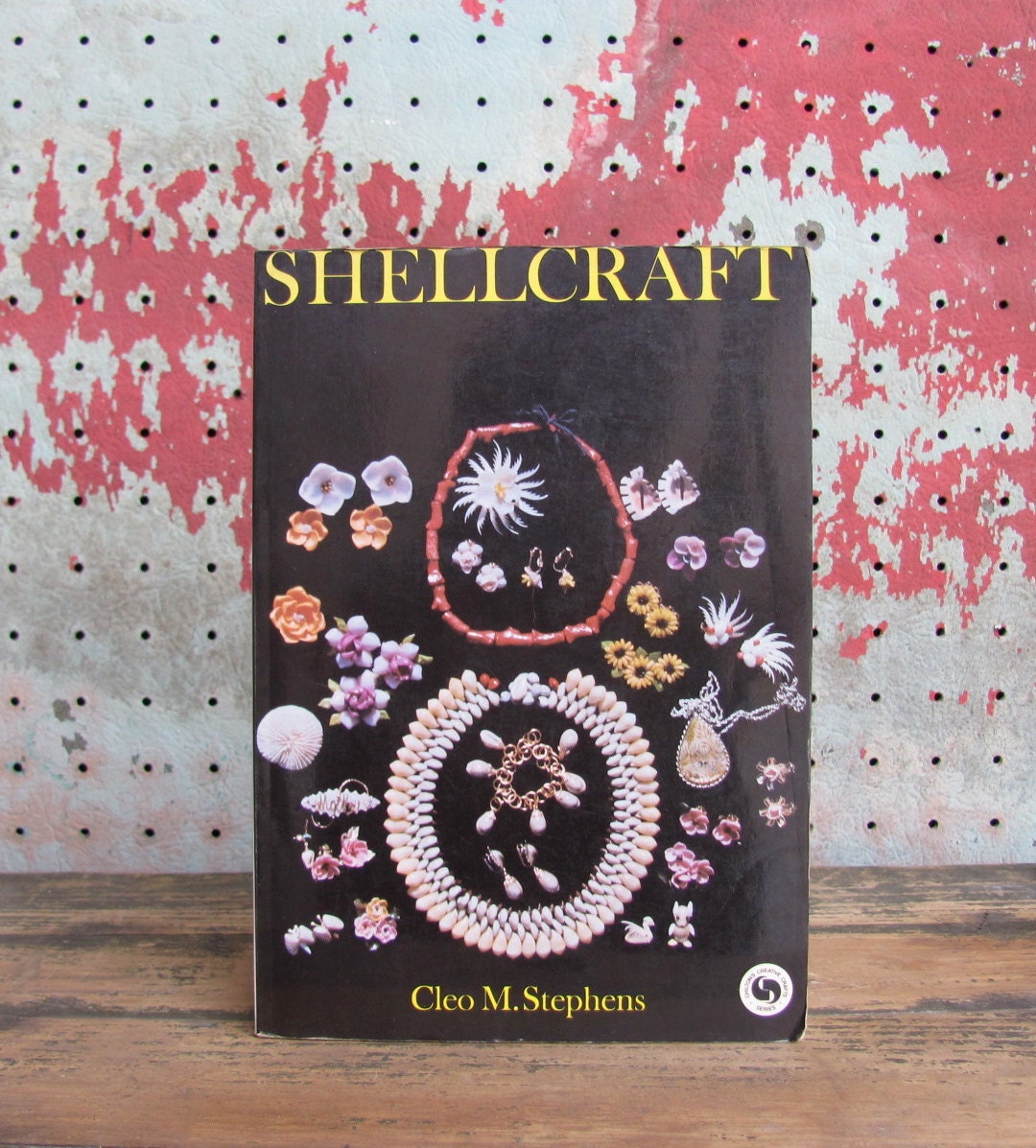 vintage 1970s craft book // SHELLCRAFT