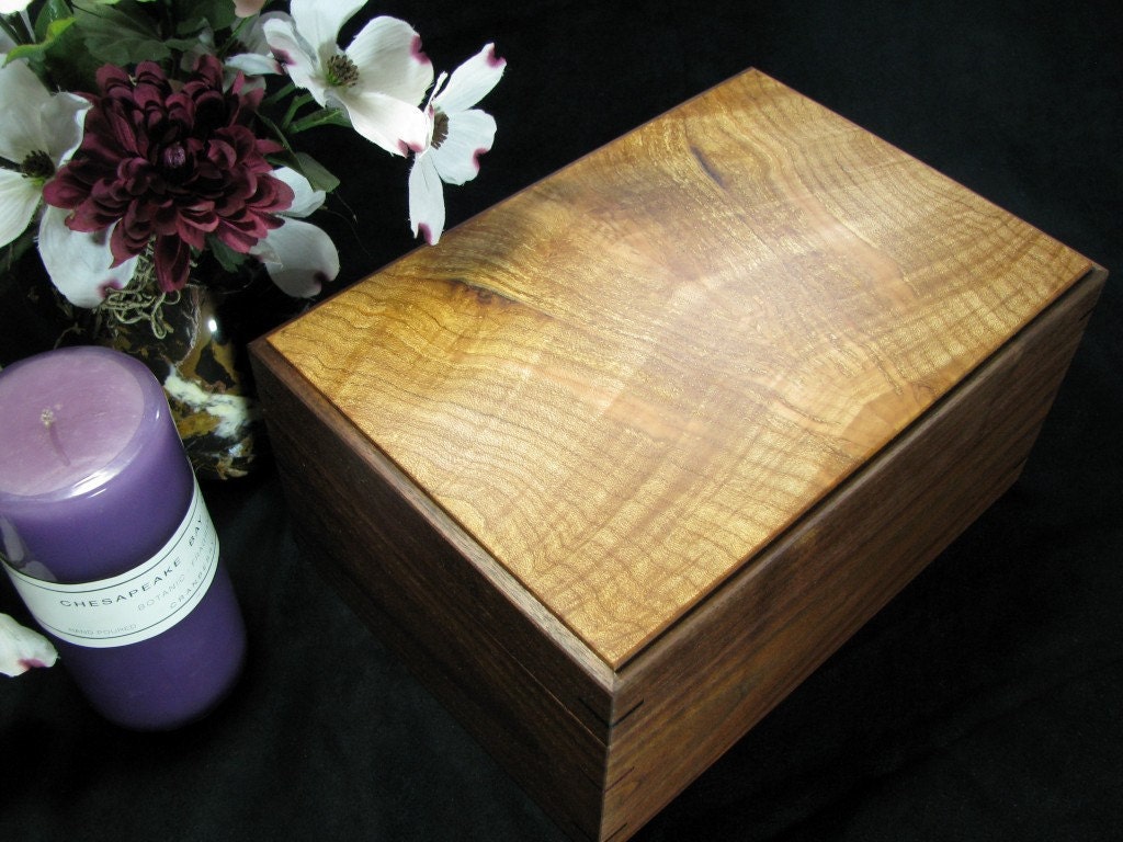 Keepsake Box made of Walnut with Figured Maple Top.
