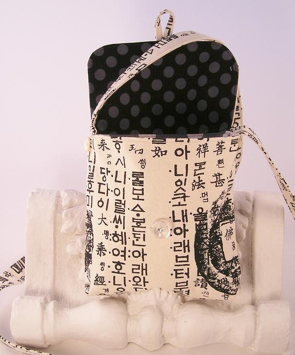 Messenger Bag  - Hongul Love Letters in Dynastic Mongolia