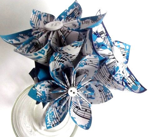 Petit Wedding Toss Bouquet- 5 inch diameter, 6 flowers, bridesmaids, flower girl, handmade, origami, paper flowers, wedding