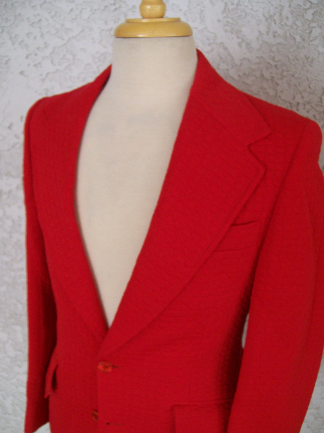 mens 1970s red textured polyester sport coat 36