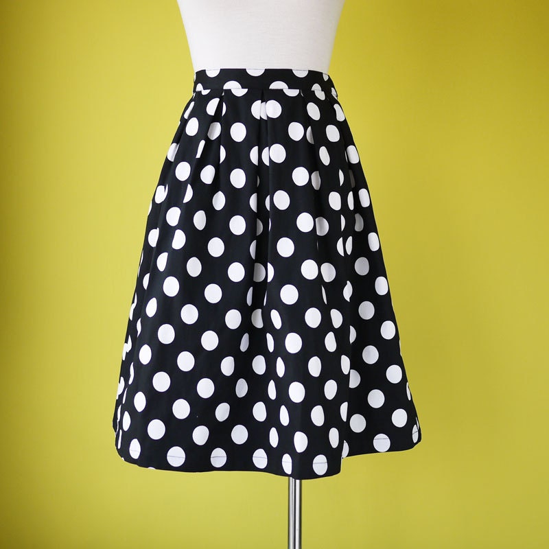 Plus size polka Dot skirt pleated details in black elasticated waist band cotton - LARGE