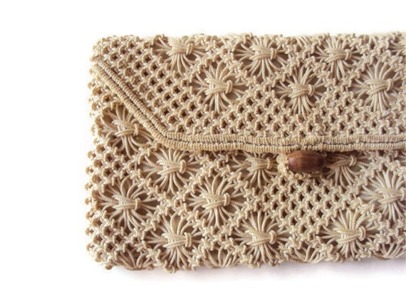 Vintage Crochet Clutch Purse, Cream Clutch Purse with Wooden Button, Bridal Accessory, The Perfect "Something Old" - YesterdaysSilhouette