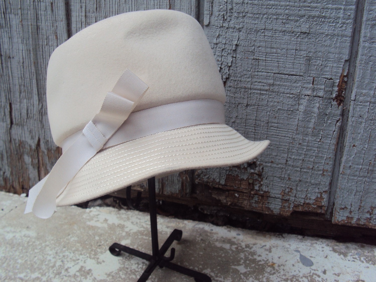 Vintage Cream Cloche Hat, Designer Wool Hat, Mad Men Style, Signed Henry Pollack Ritz - YesterdaysSilhouette
