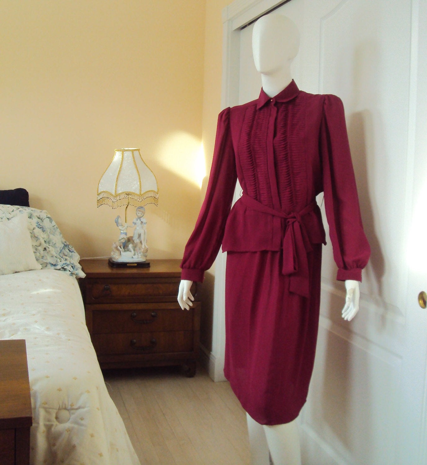 Vintage 70's Secretary Outfit, Women's Blouse and Skirt Set, Small Medium Size 7/8,  Fushia / Maroon / Pink - YesterdaysSilhouette