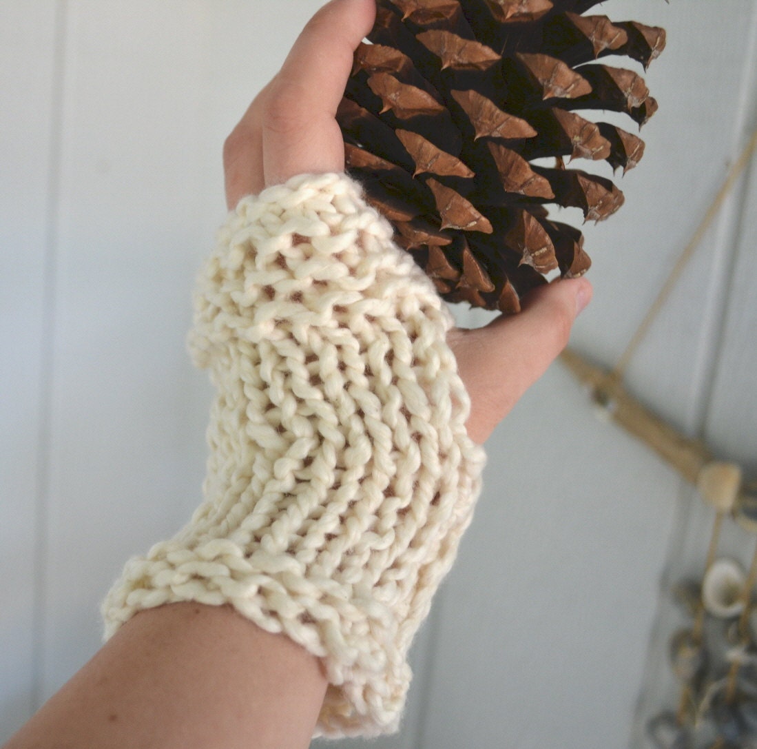 Soft Organic Cotton Knit Fingerless Gloves in cream-Short-REDUCED PRICE