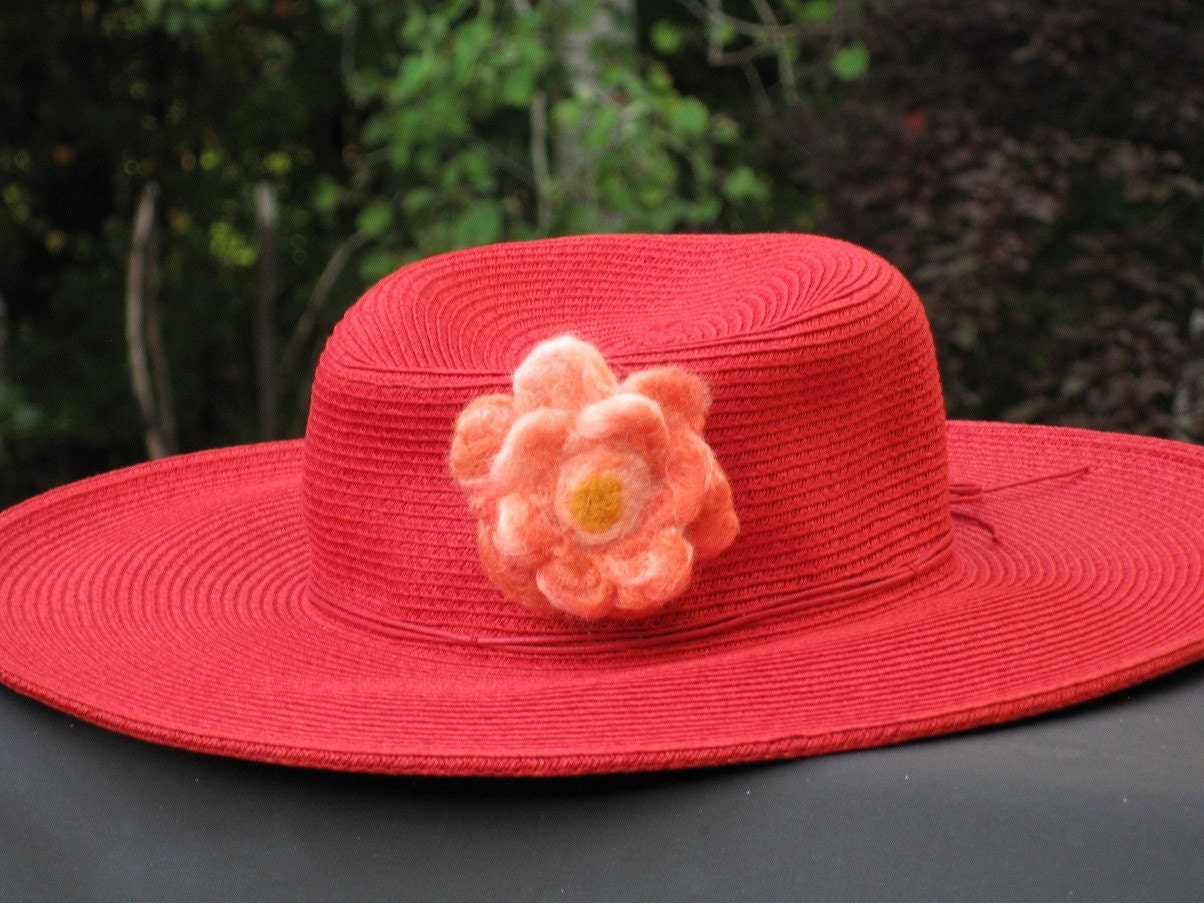 Pink Flower Needle Felted Pin by Mountaingoth