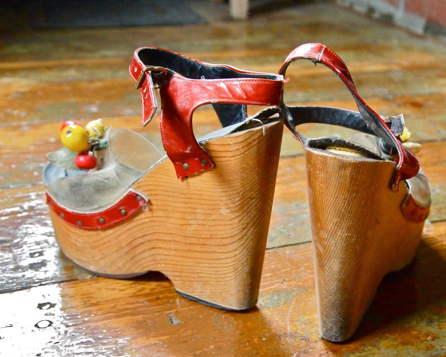PLATFORMS Cherokee VINTAGE Wedge Shoes FRUIT 1970s 8 Sale