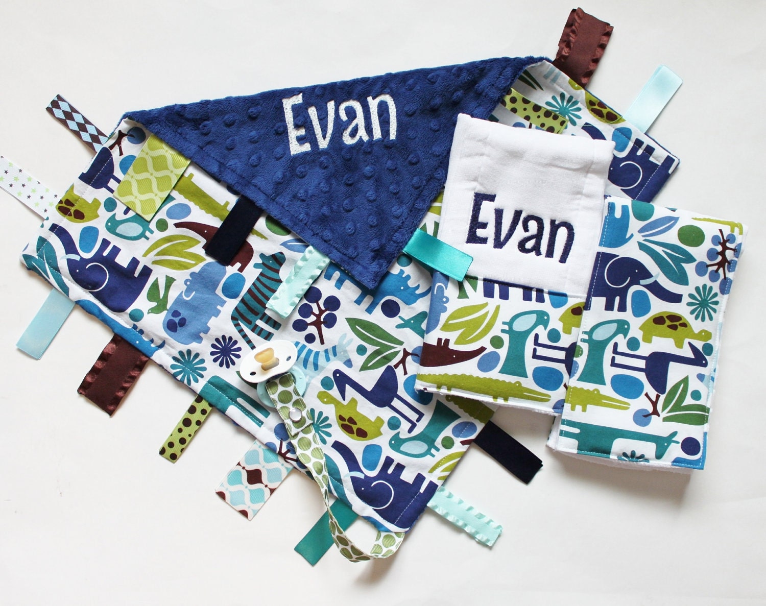 PERSONALIZED Baby Boy 2D Zoo Set - Ribbon Tag Blanket and 2 Burp Cloth Set