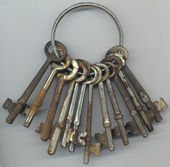 Big Old Key Ring Of Twelve Antique Skeleton Keys By Retrodreams
