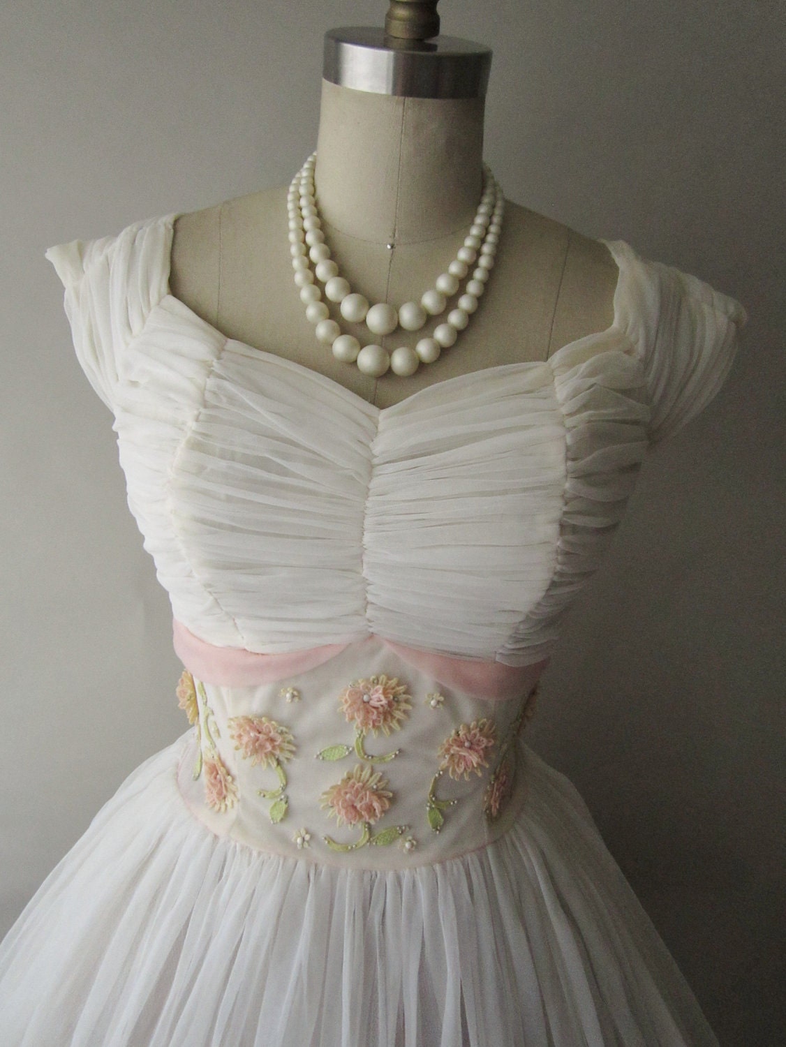 50's Chiffon Dress // Vintage 1950's Ruched White Chiffon Floral Applique Wedding Party Prom Dress Tea Gown XS S