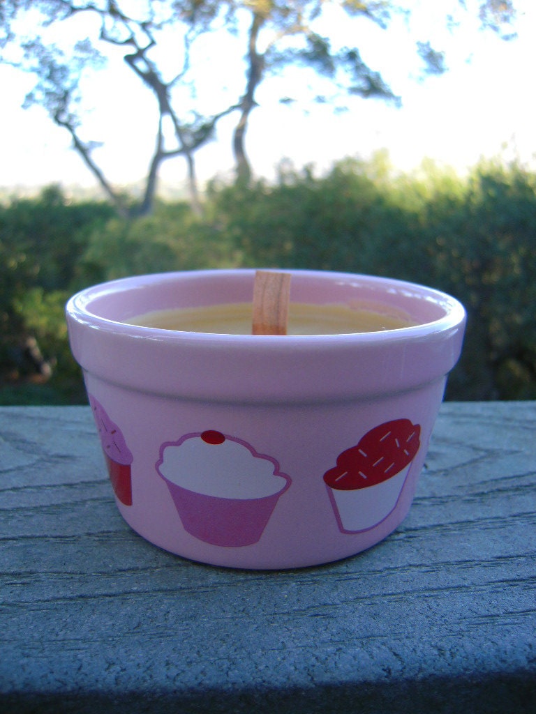 Pink Cupcake Beeswax Wood Wick Candle