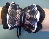 Lace Wrist Cuffs