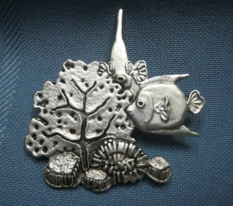 Vtg DARI Fish & Coral Reef Brooch Pin