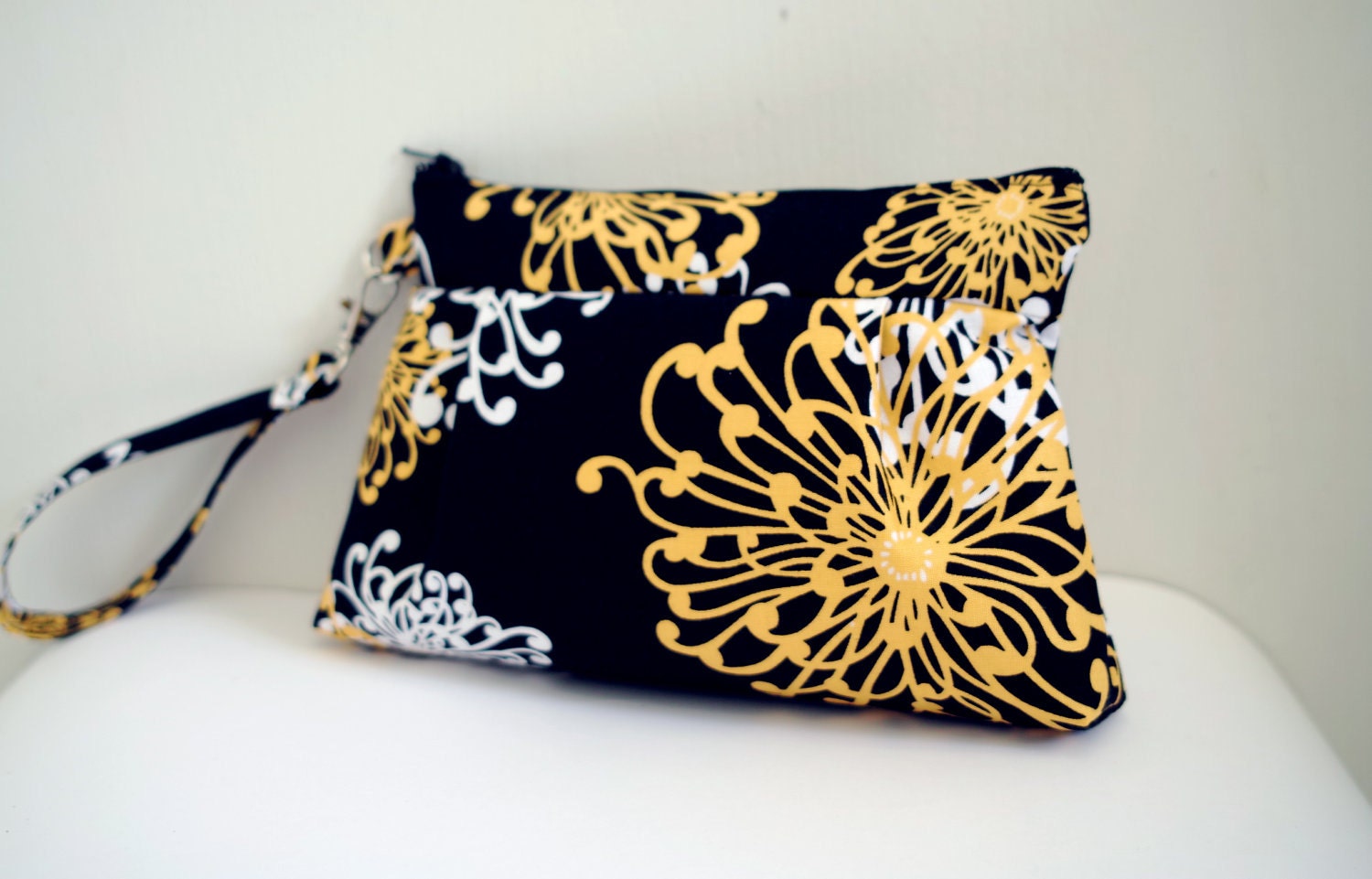 Zipper Pouch with removable strap - pleated wristlet - Dandelion in black