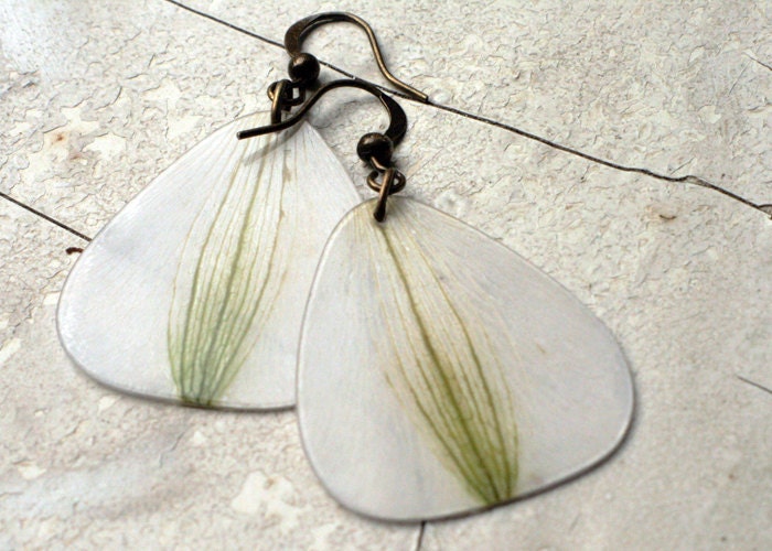 White Earrings Lily - antiqued brass - real flower petals - green and white - botanical earrings