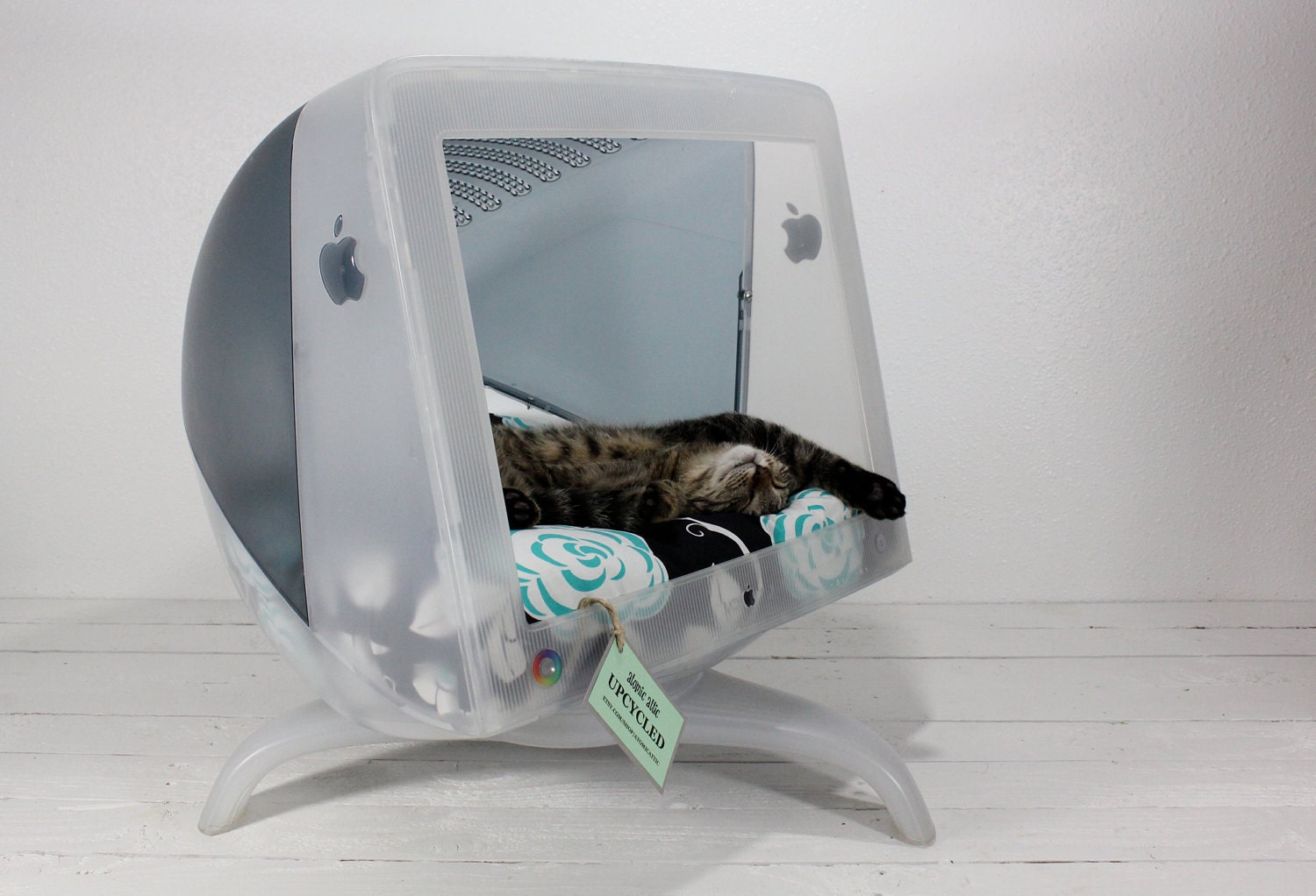 RESERVED FOR GILLIANUpcycled Apple Computer Pet Bed