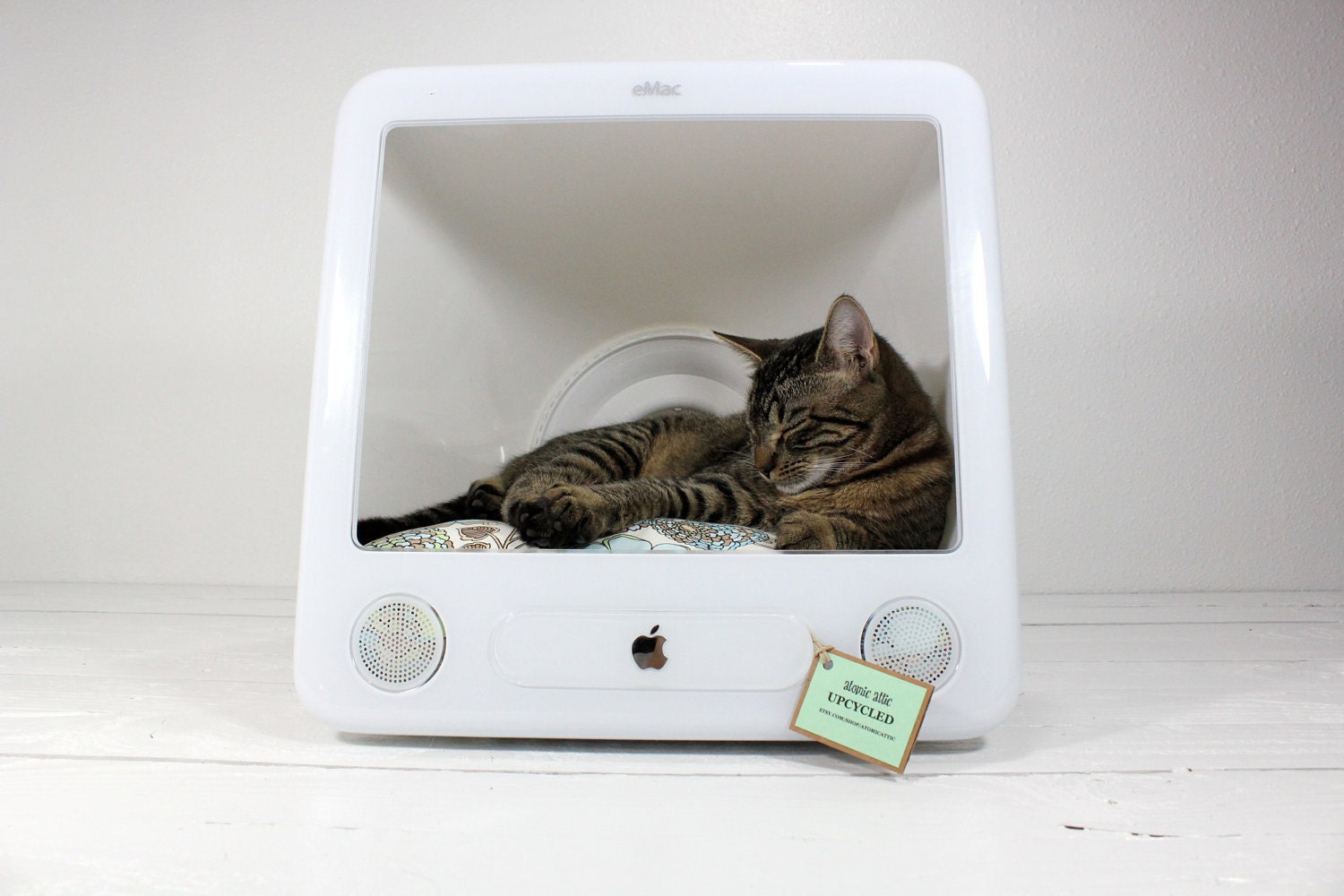 Upcycled Apple Computer Pet Bed