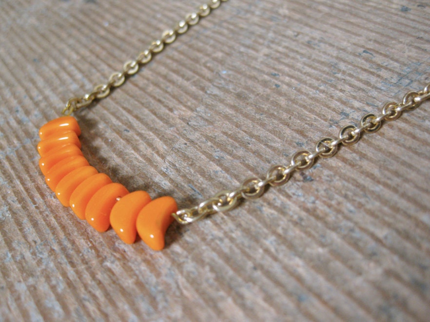 orange arrow necklace  // gold