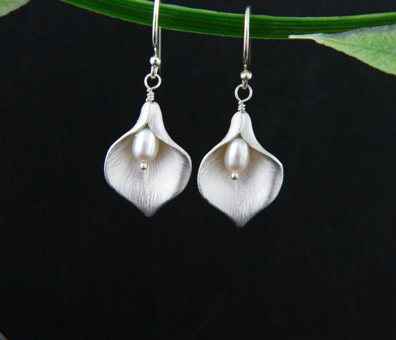 Bridesmaid Earrings, Calla lily Earring, Sterling Silver, Bridesmaid Jewelry, Drop Earrings, Bridesmaid Gift, Calla Lily Wedding