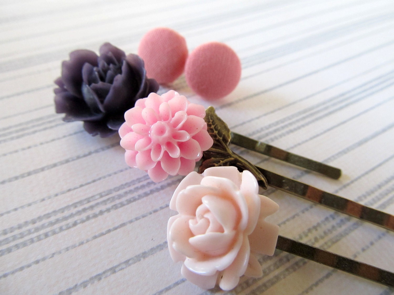 Vintage inspired hair pin set with button earrings