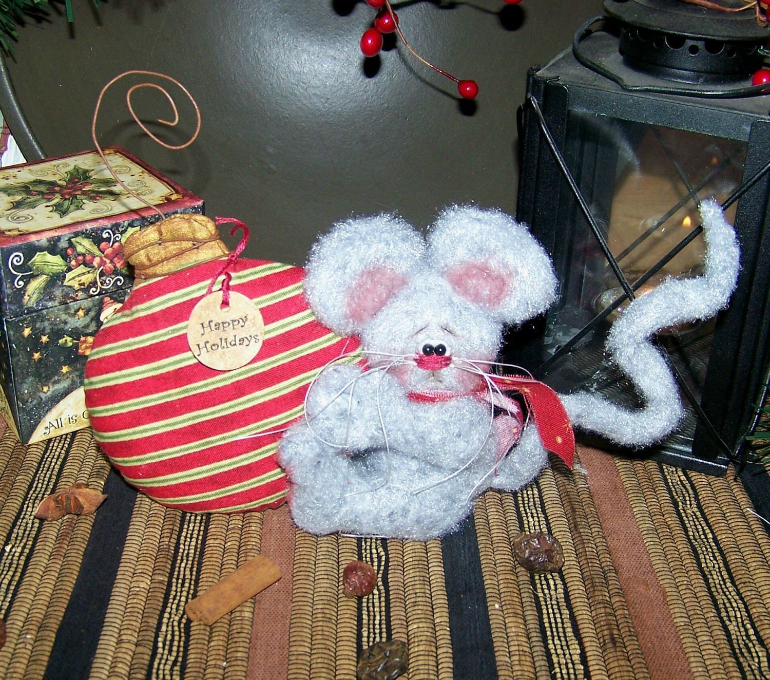 Primitive Christmas Mouse Ornament Ornie Pattern 89