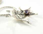 Leaf Silver Necklace, Elegant Necklace, Leaf Pendant, Autumn Leaf Necklace in Sterling Silver with Pearl, Nature Jewelry, Woodland