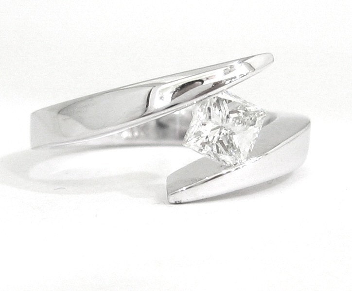 Princess cut diamond engagement ring tension set 0.75ctw
