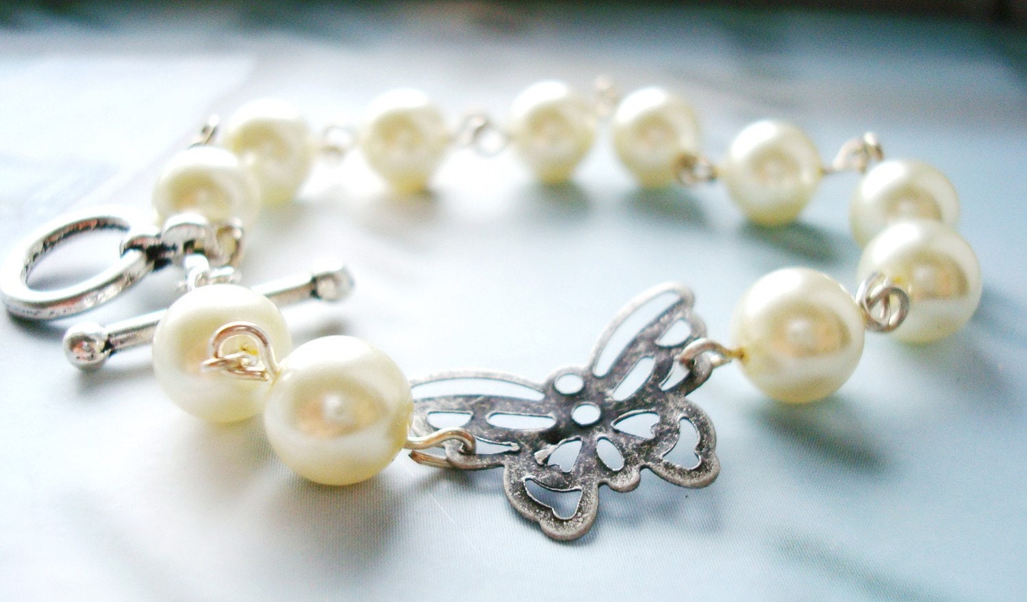 Butterfly, Swarovski pearl bracelet on oxidized silver, romantic