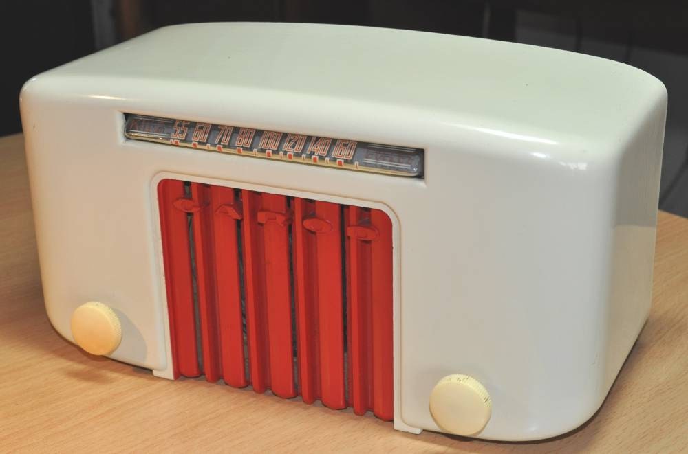 GAROD  Model 5A-2 Art Deco Radio (1946)