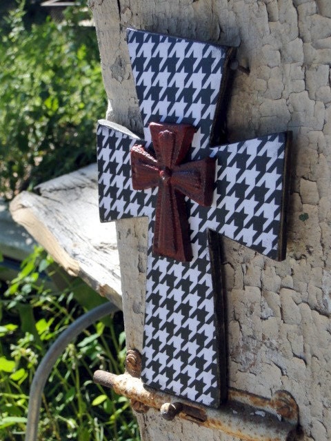 Houndstooth Wooden Cross