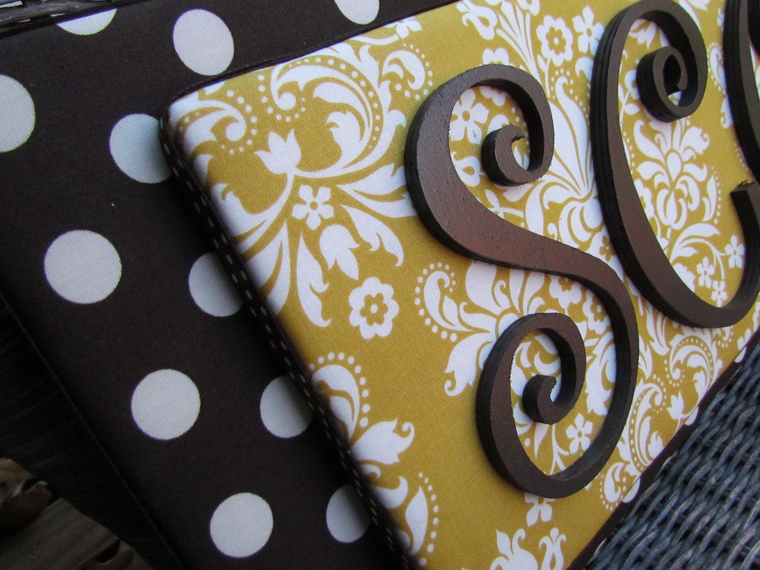 Damask And Dot stacked name plaque 2-6 letters