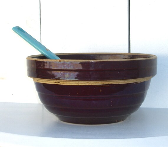 Vintage USA Brown 9 Mixing Bowl by OurModernHistory on Etsy