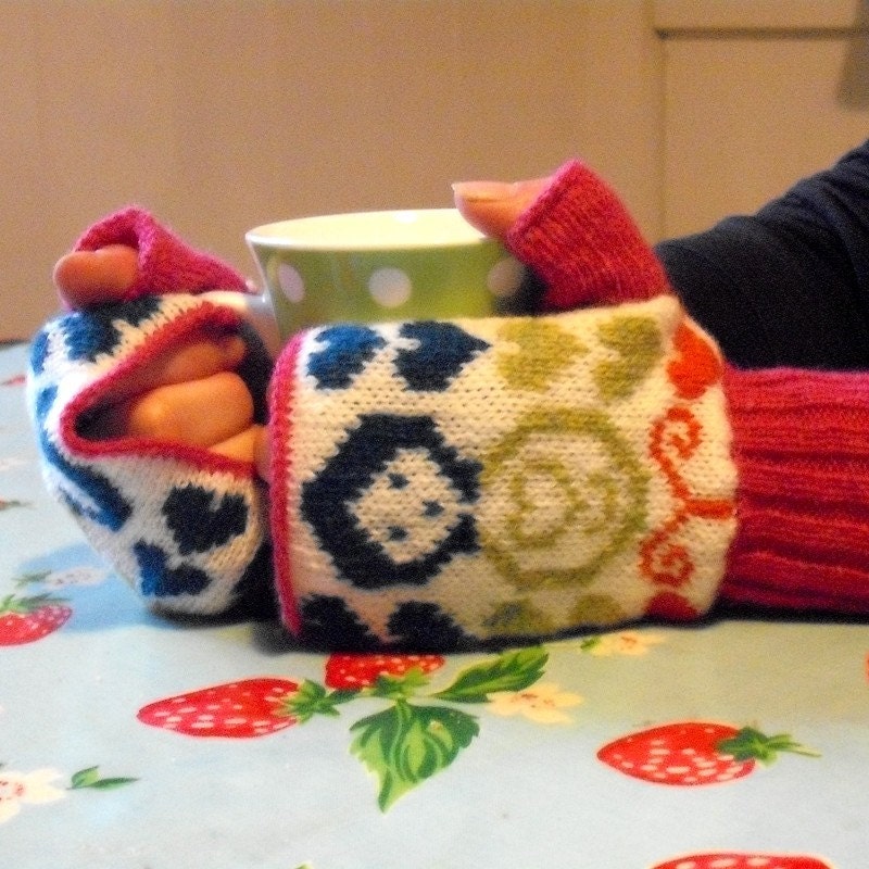 Mini dolls Design knitted Fairisle Hand Warmers