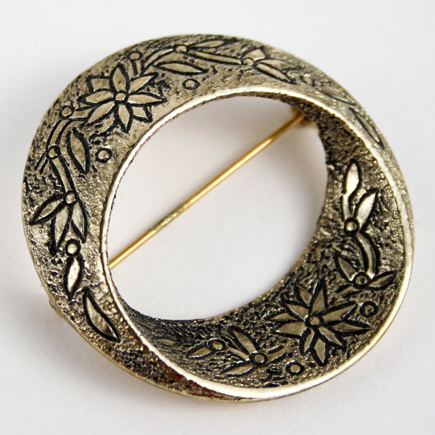 Modern Style Ring Brooch with Floral Design - Designer Signed - Emmons