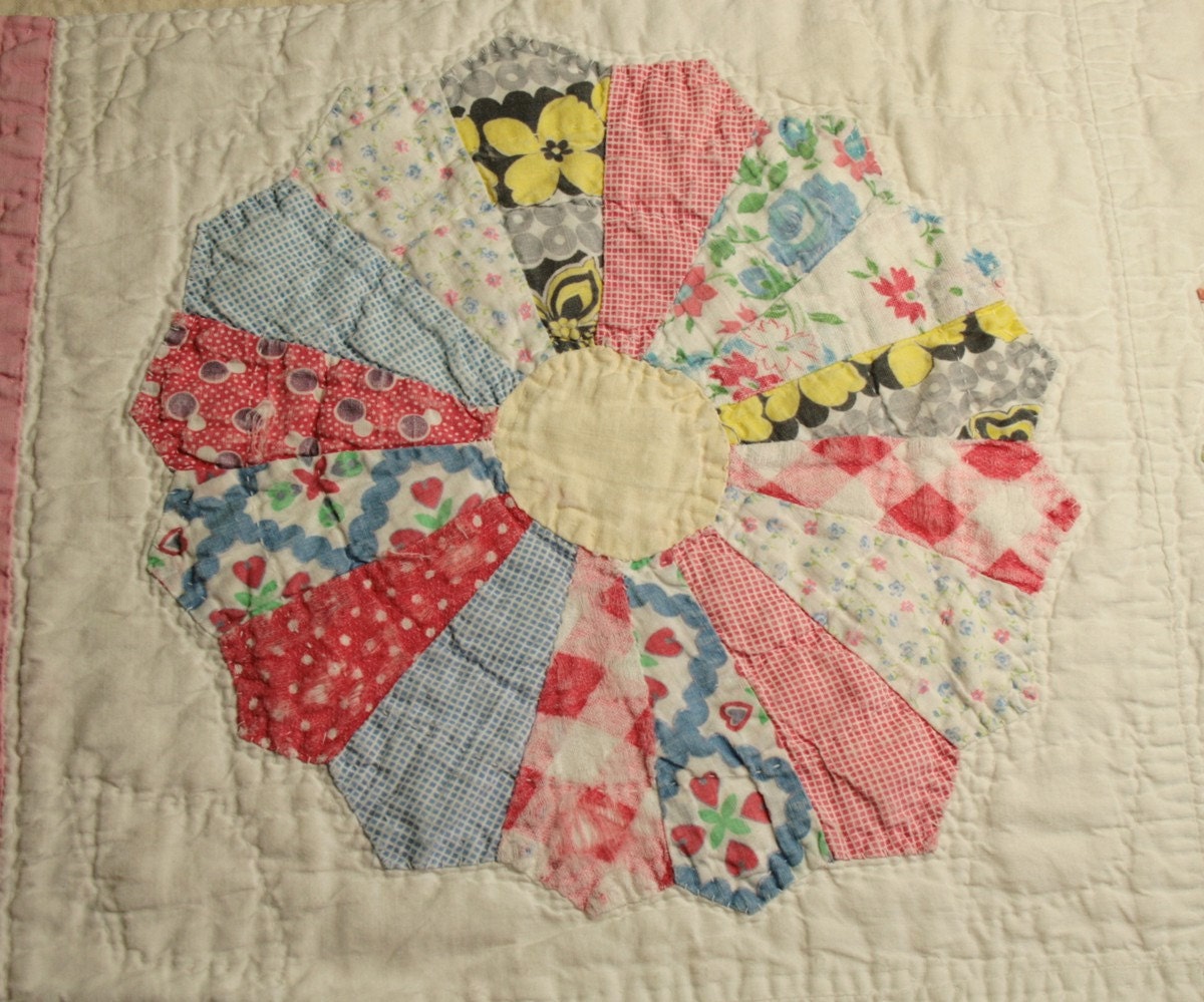 Dresden Plate Vintage Cutter Quilt Piece - 4 Plates and Pink Border - 25 x 21 Inches