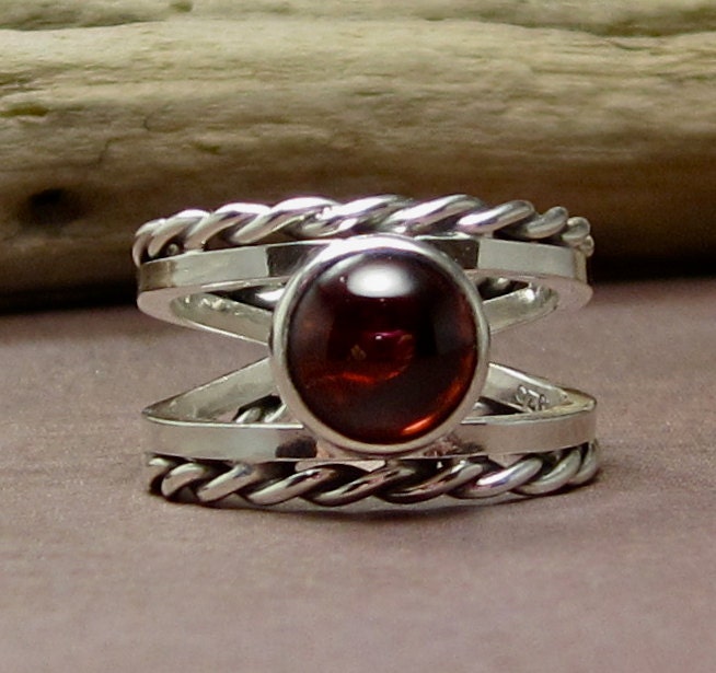 sterling silver and garnet ring size 7 3/4