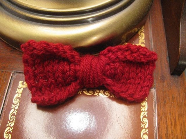 Red Knit Bow Pin