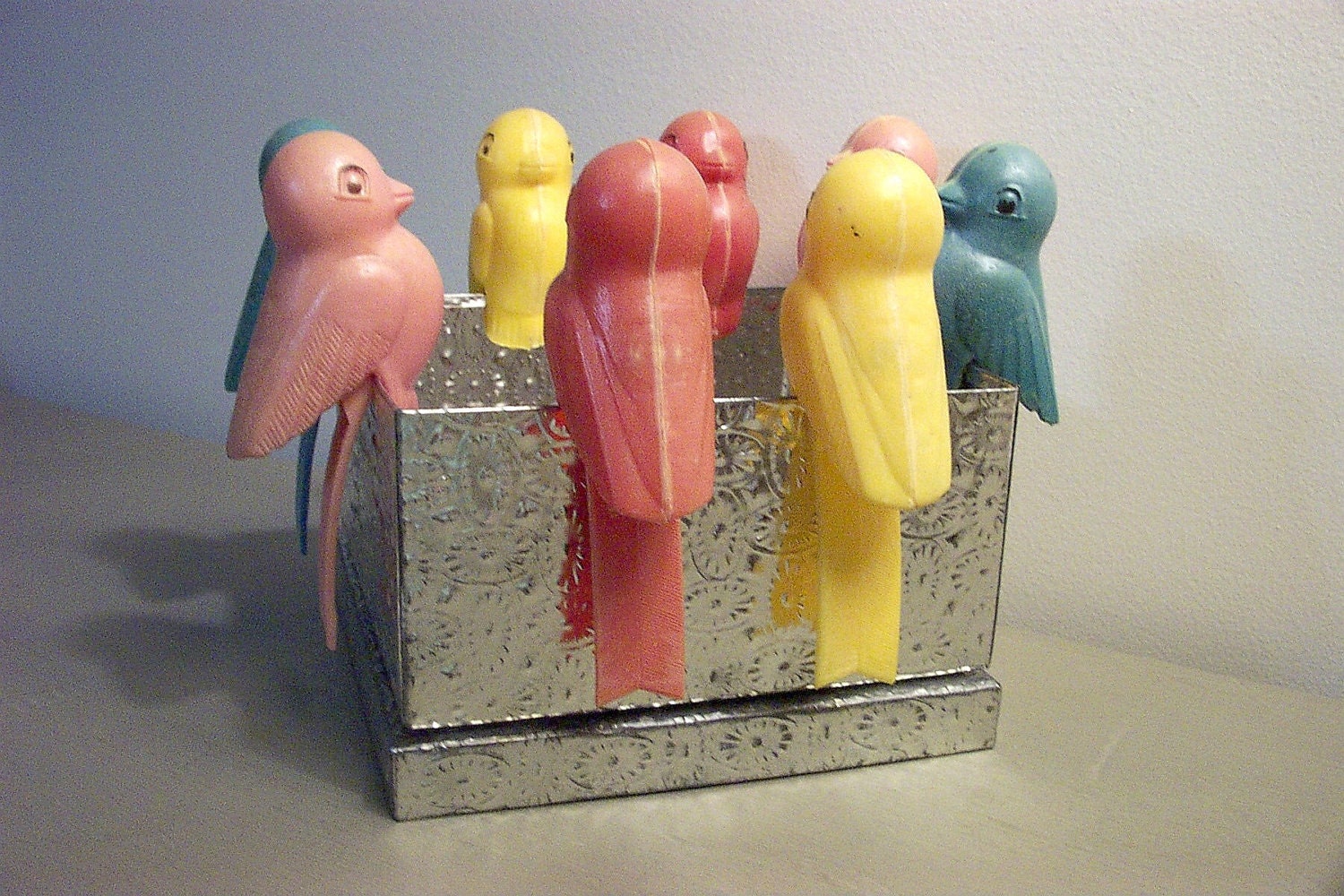 Vintage Clip On Bird Decors Pretty Pastels Set of 8 Early Plastic Ornaments