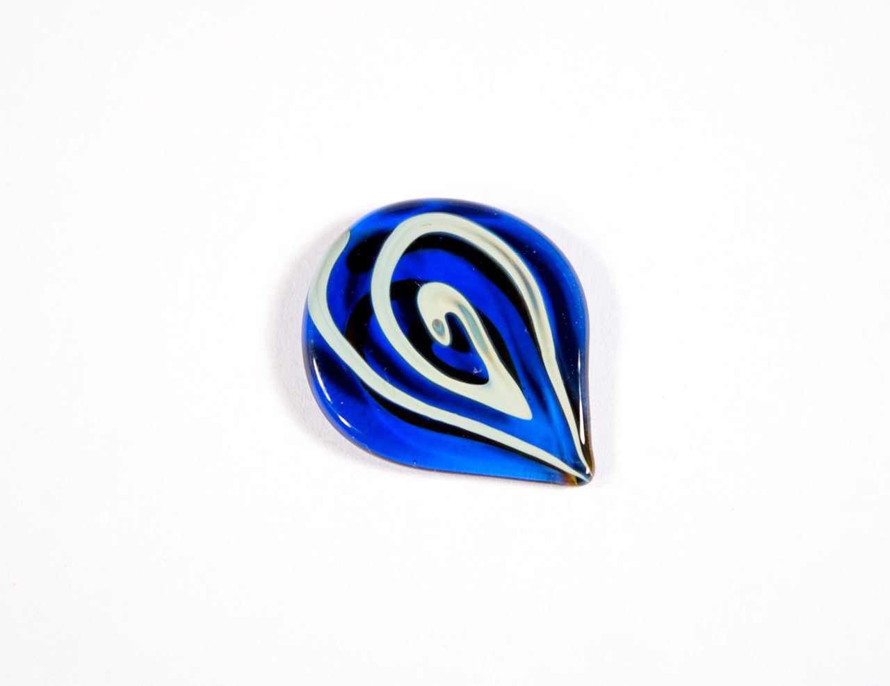 Cobalt & Cream Spiral Guitar Pick