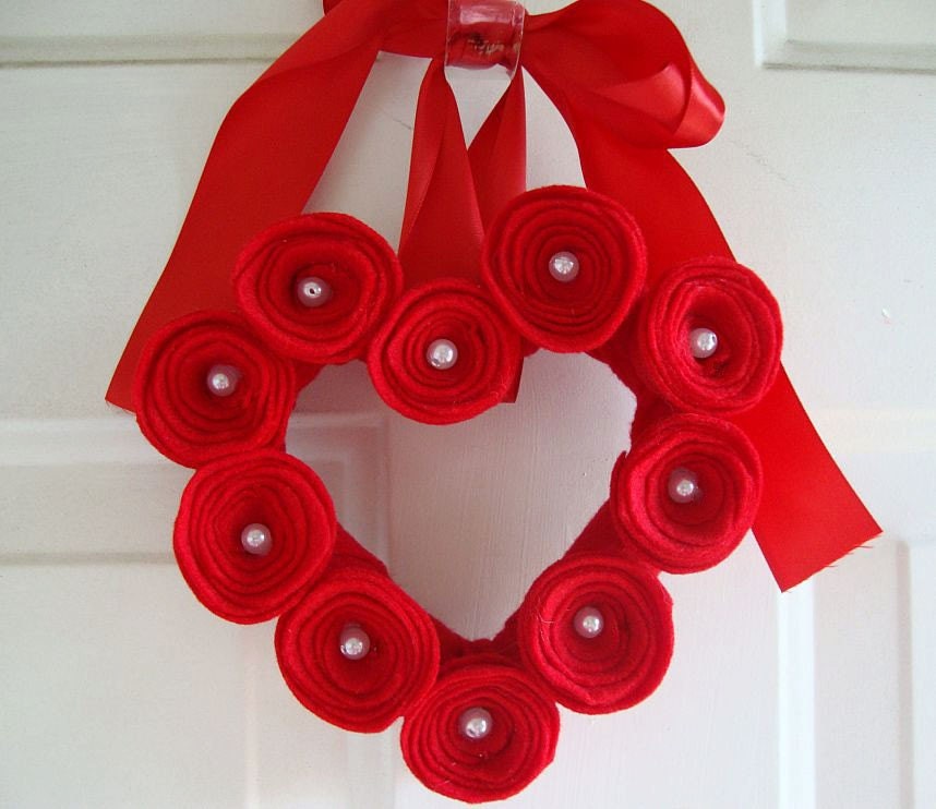 Heart Shaped  Red  Roses Wreath