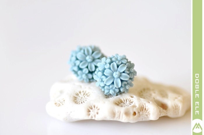 Flower Cluster Stud Earrings - Blue