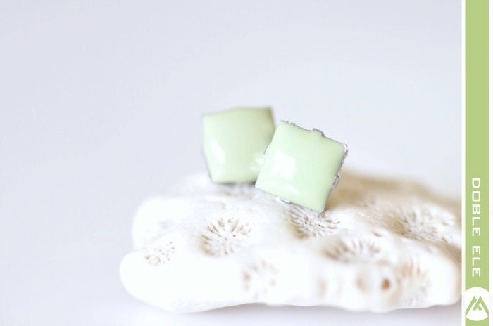 Glossy Square Ear Posts - 9mm - Mint
