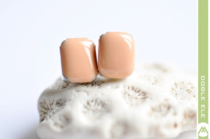 Glossy Rectangle Ear Posts - Pale Peach