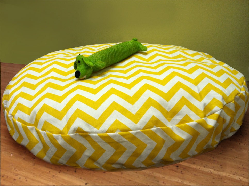 Large Round Zig Zag Chevron Dog Bed with Insert - Pick your color - Pick your size - Free Shipping