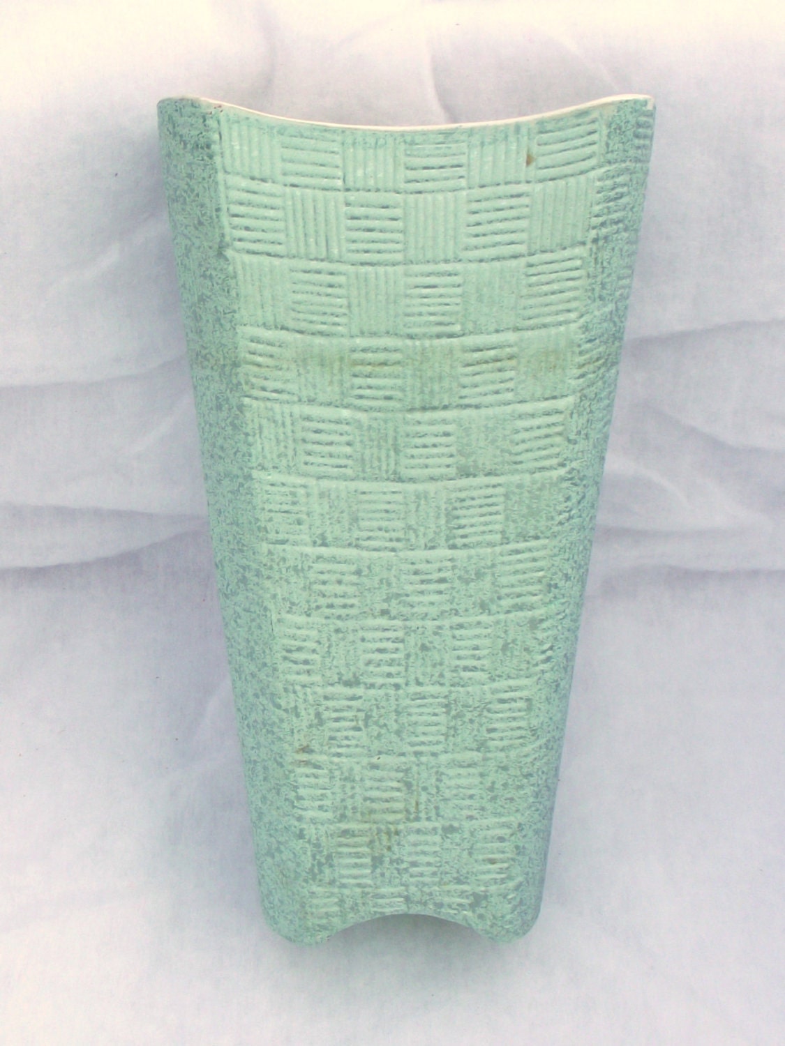 Shawnee  USA 1408 Green Pottery Vase