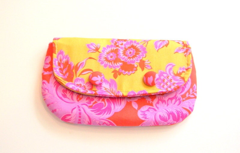 Honey Child Clutch