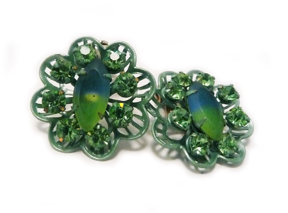 Green vintage earrings - emerald ombre rhinestone clip on