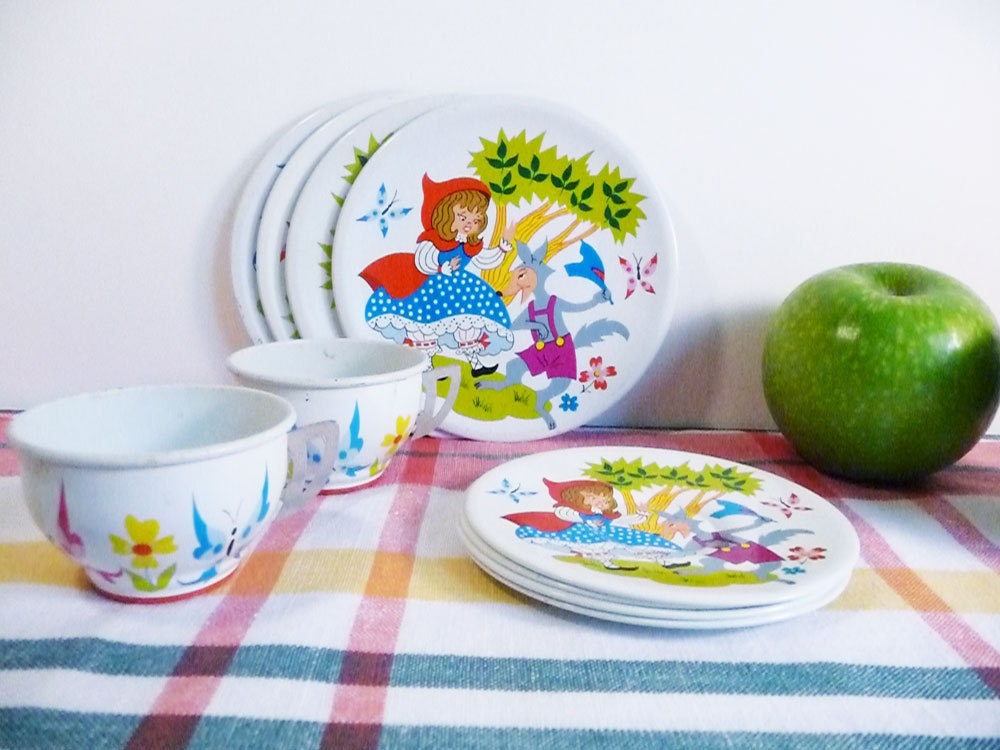 Vintage childrens tea set - Little red riding hood tea party set by Ohio Art