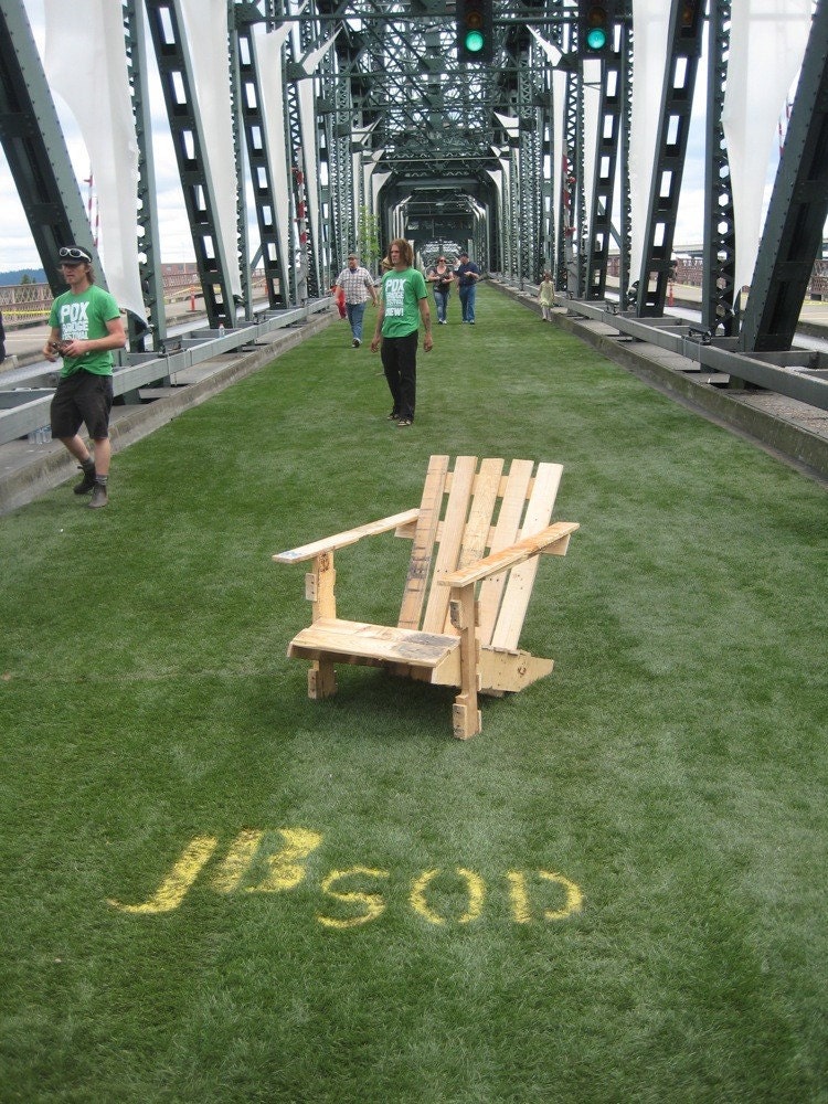 Pallet Adirondack Chair DIY Guide (PDF version)